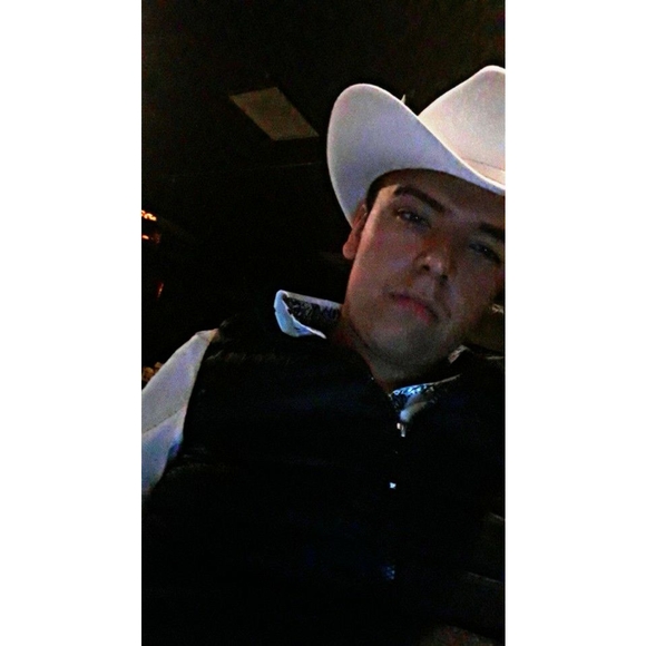 Meet your Posher, Brandon - Picture 1 of 1